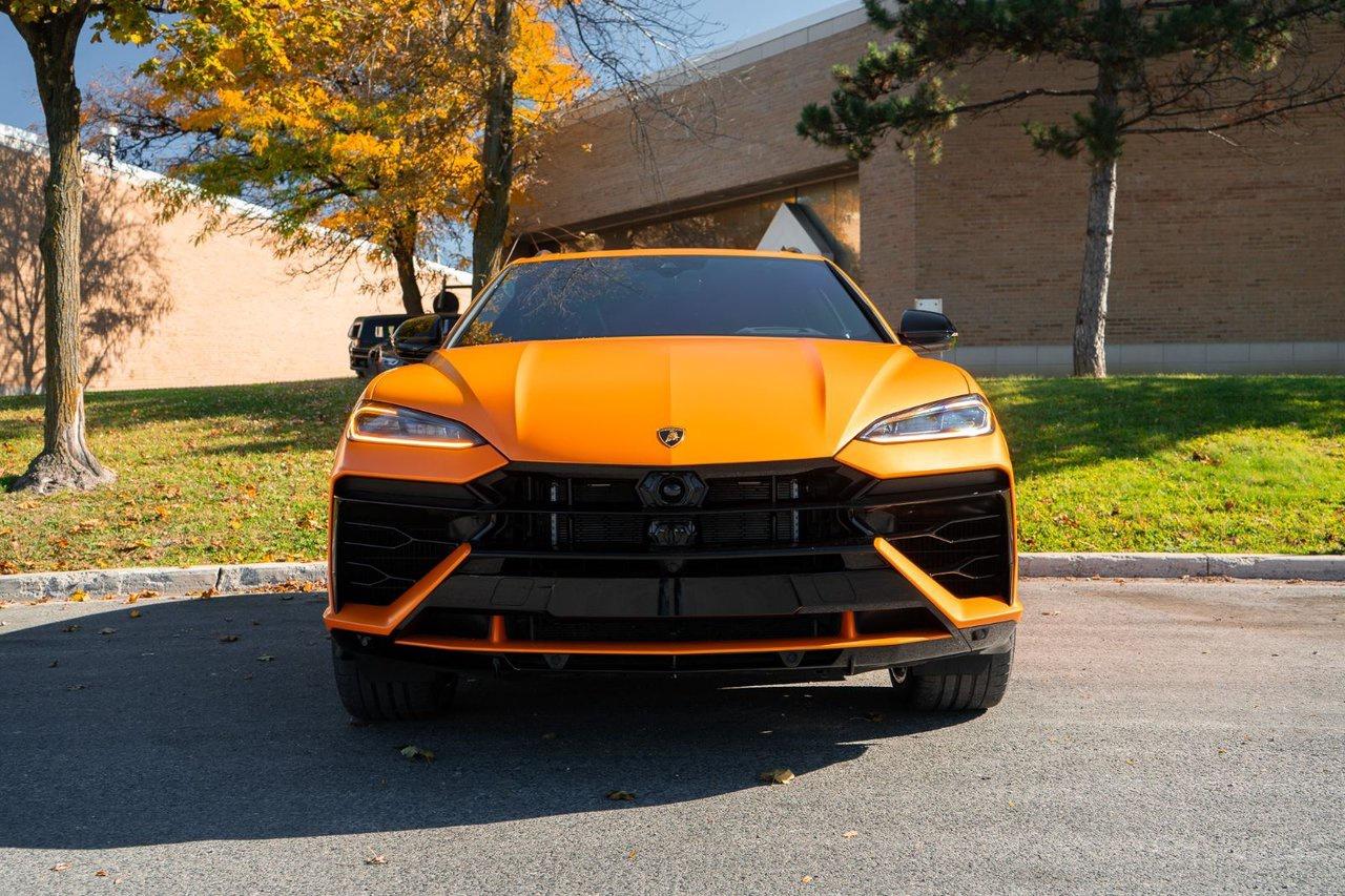 2025 Lamborghini Urus SE Photo1