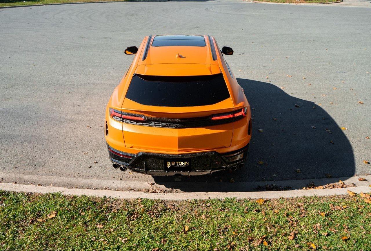 2025 Lamborghini Urus SE Photo