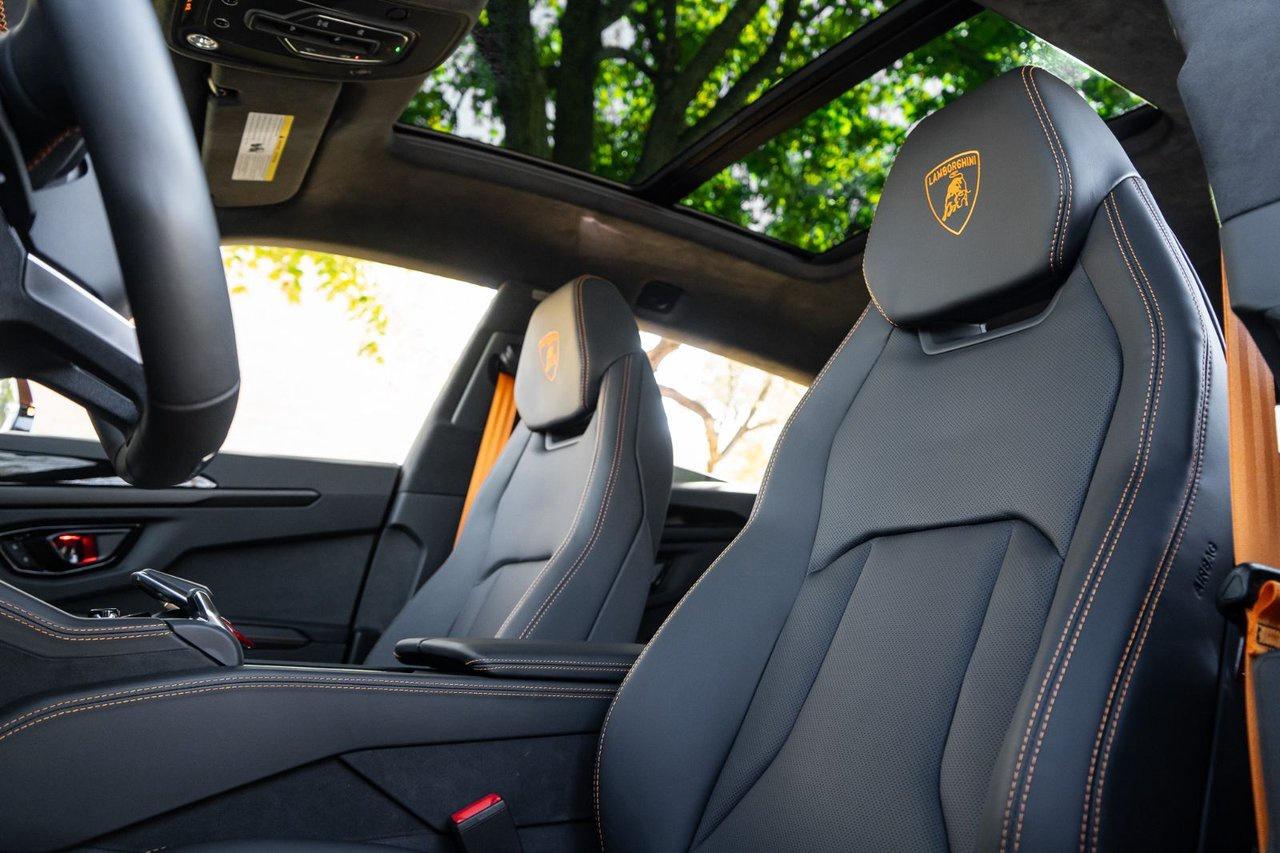 2025 Lamborghini Urus SE Photo