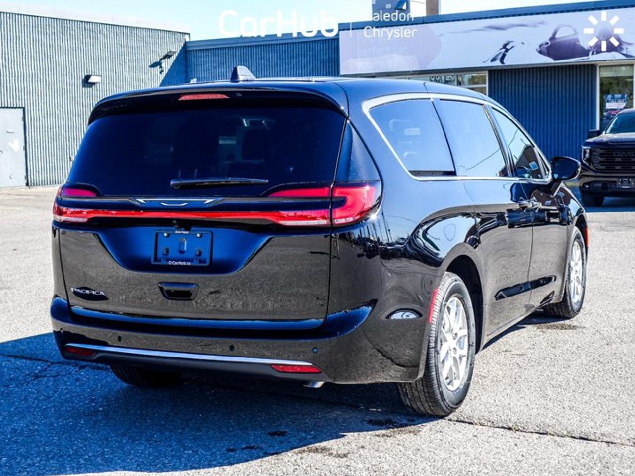 2027 Chrysler Pacifica Select 3.6L Pentastar V6 | Safety Sphere Package | Adaptive Cruise Control with Stop and Go Photo