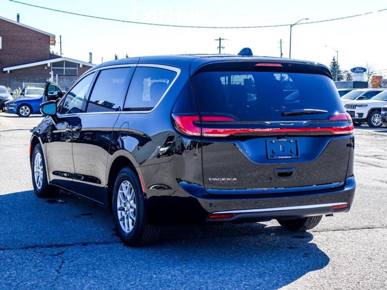 2027 Chrysler Pacifica Select 3.6L Pentastar V6 | Safety Sphere Package | Adaptive Cruise Control with Stop and Go Photo