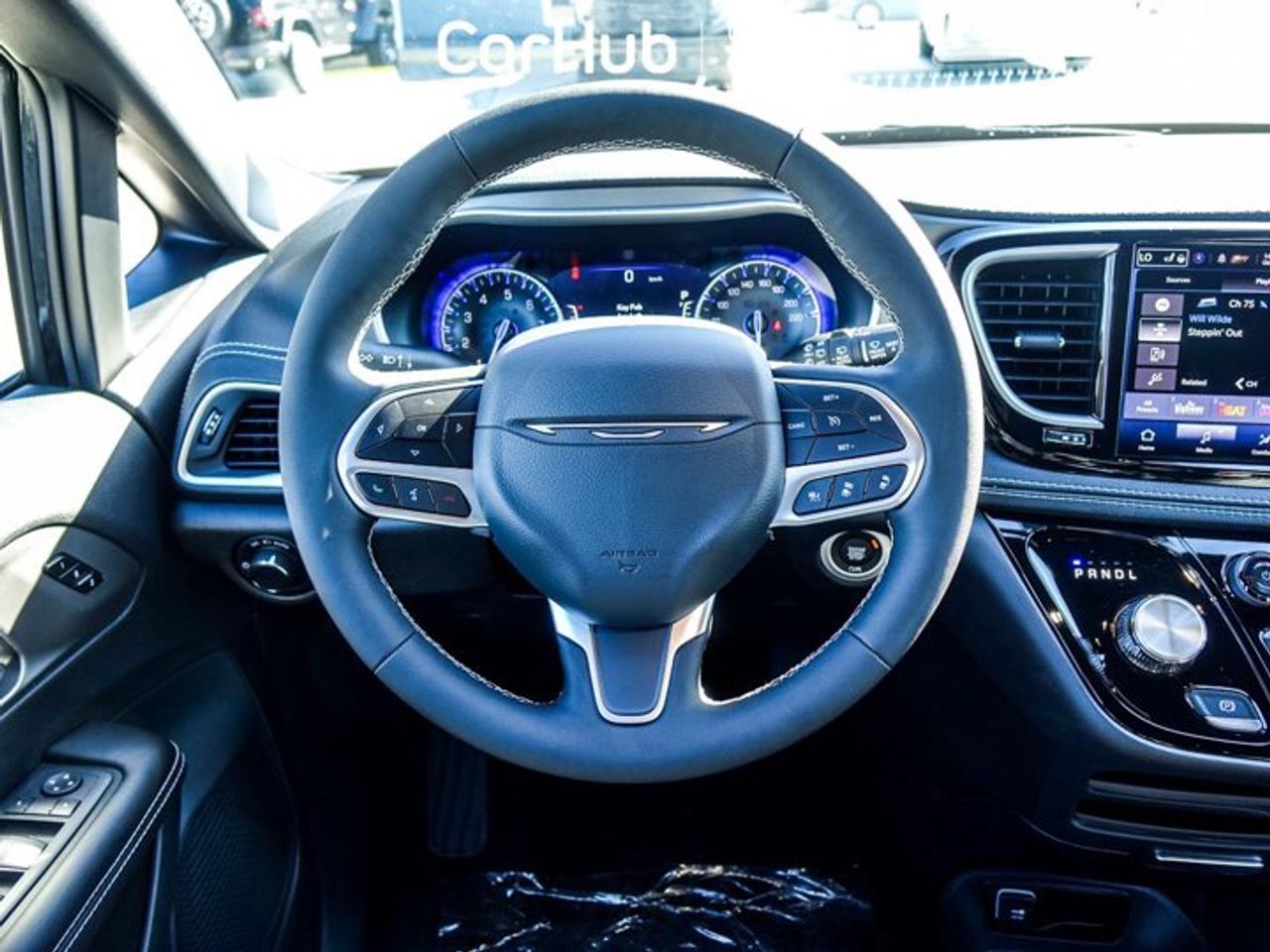2027 Chrysler Pacifica Select 3.6L Pentastar V6 | Safety Sphere Package | Adaptive Cruise Control with Stop and Go Photo