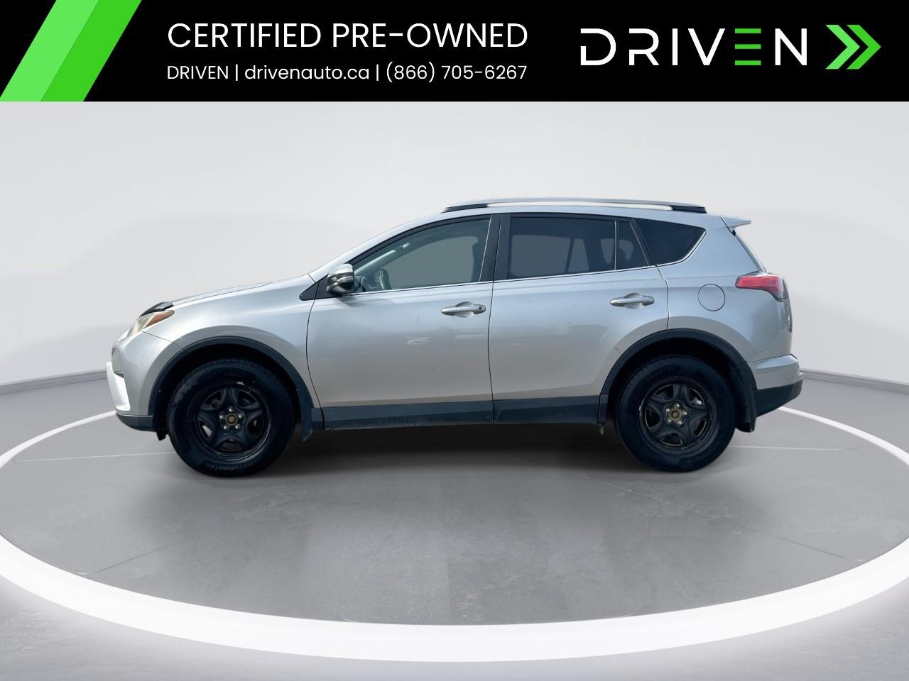 2017 Toyota RAV4 AWD 4dr LE Photo4