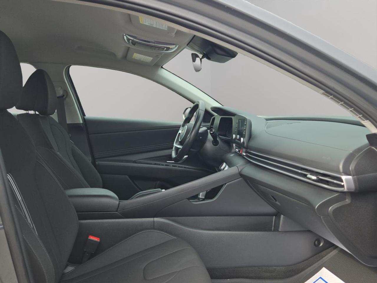 2025 Hyundai Elantra Preferred Photo
