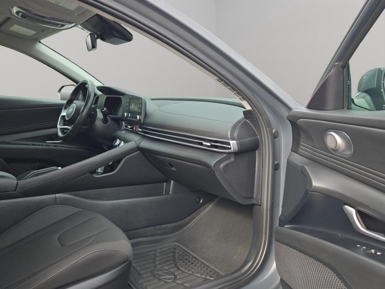 2025 Hyundai Elantra Preferred Photo