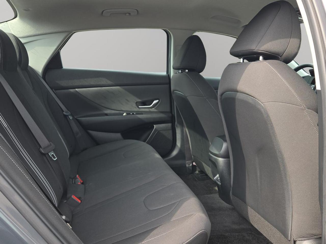 2025 Hyundai Elantra Preferred Photo