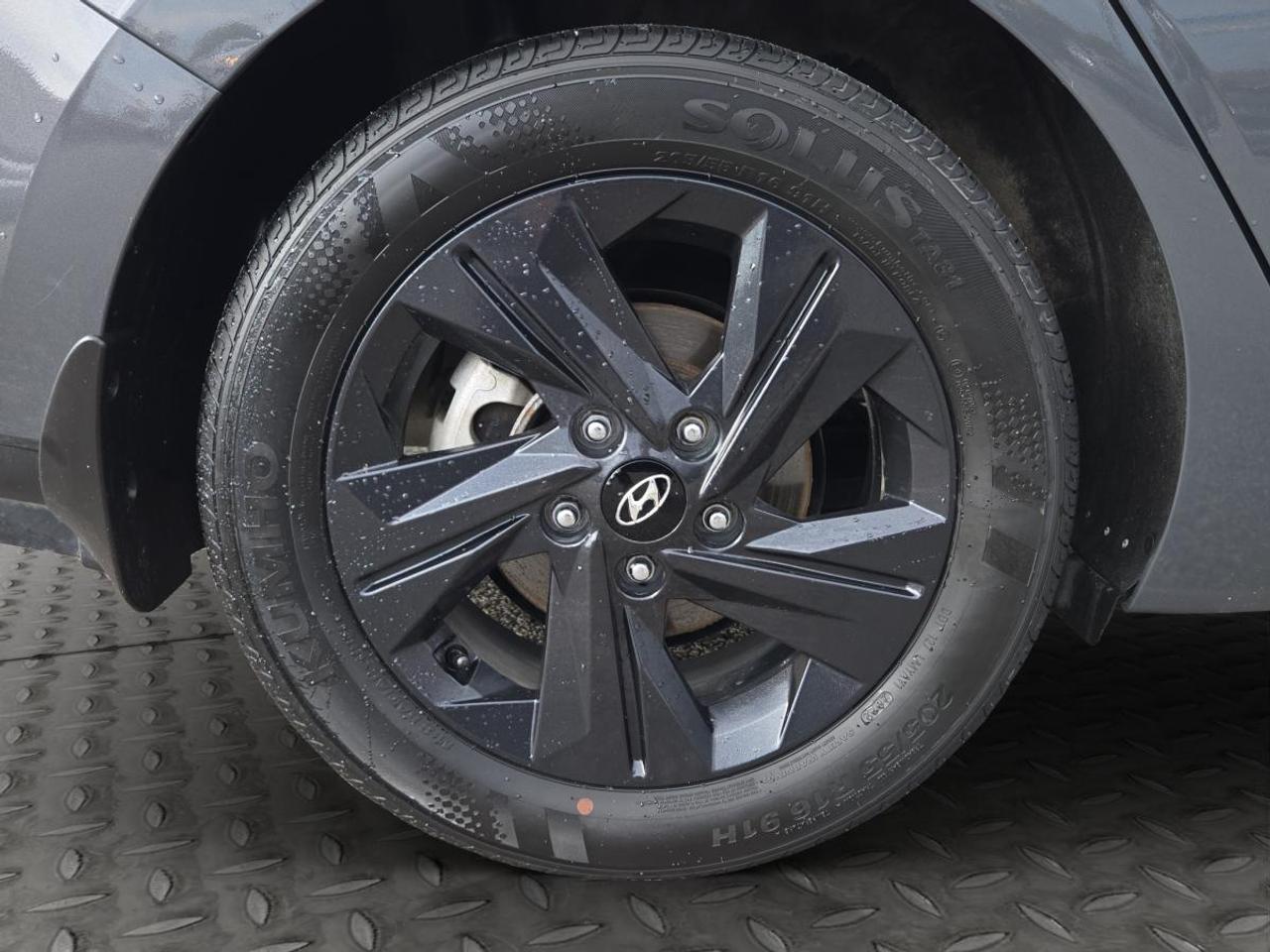 2025 Hyundai Elantra Preferred Photo