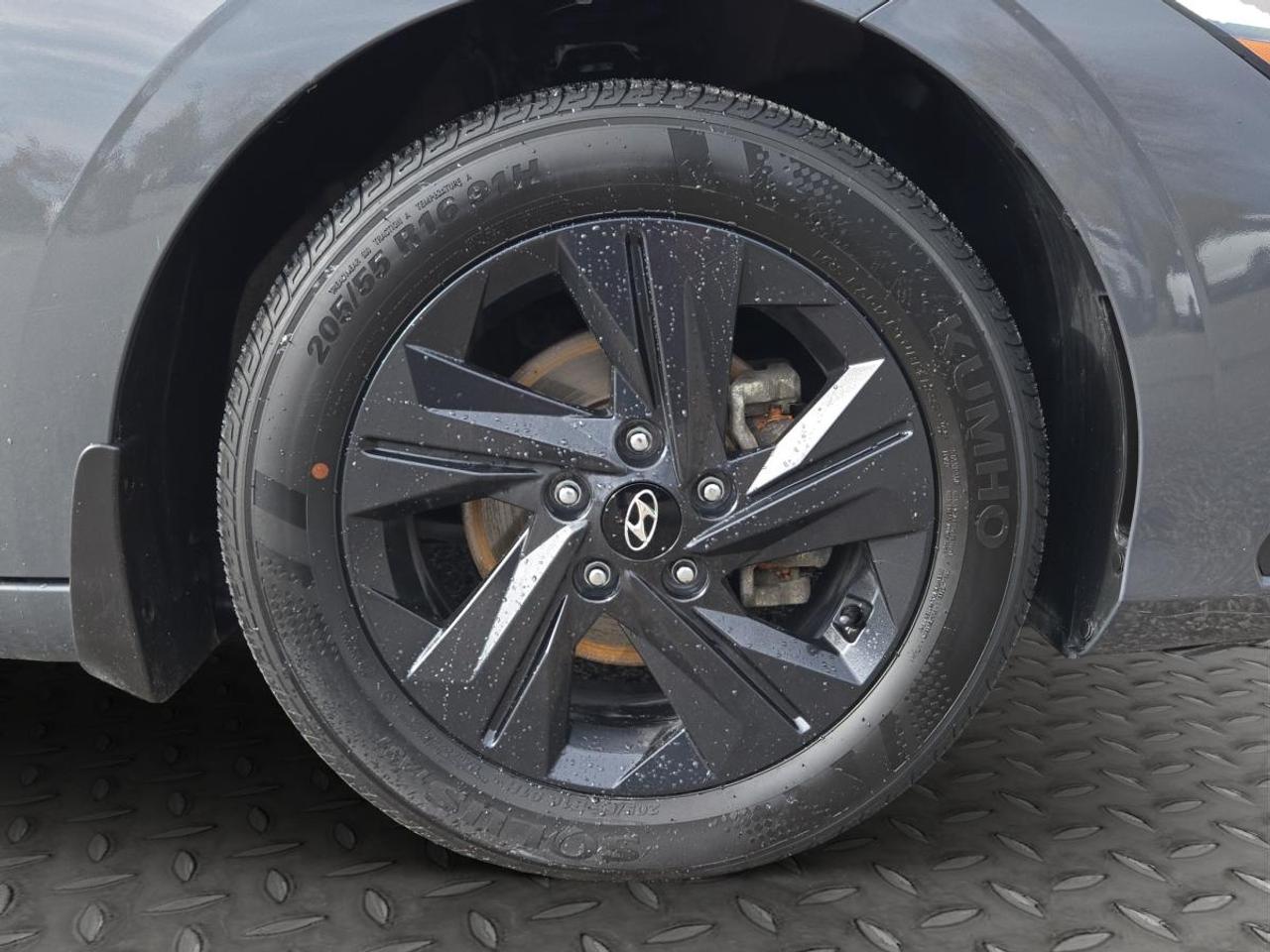 2025 Hyundai Elantra Preferred Photo