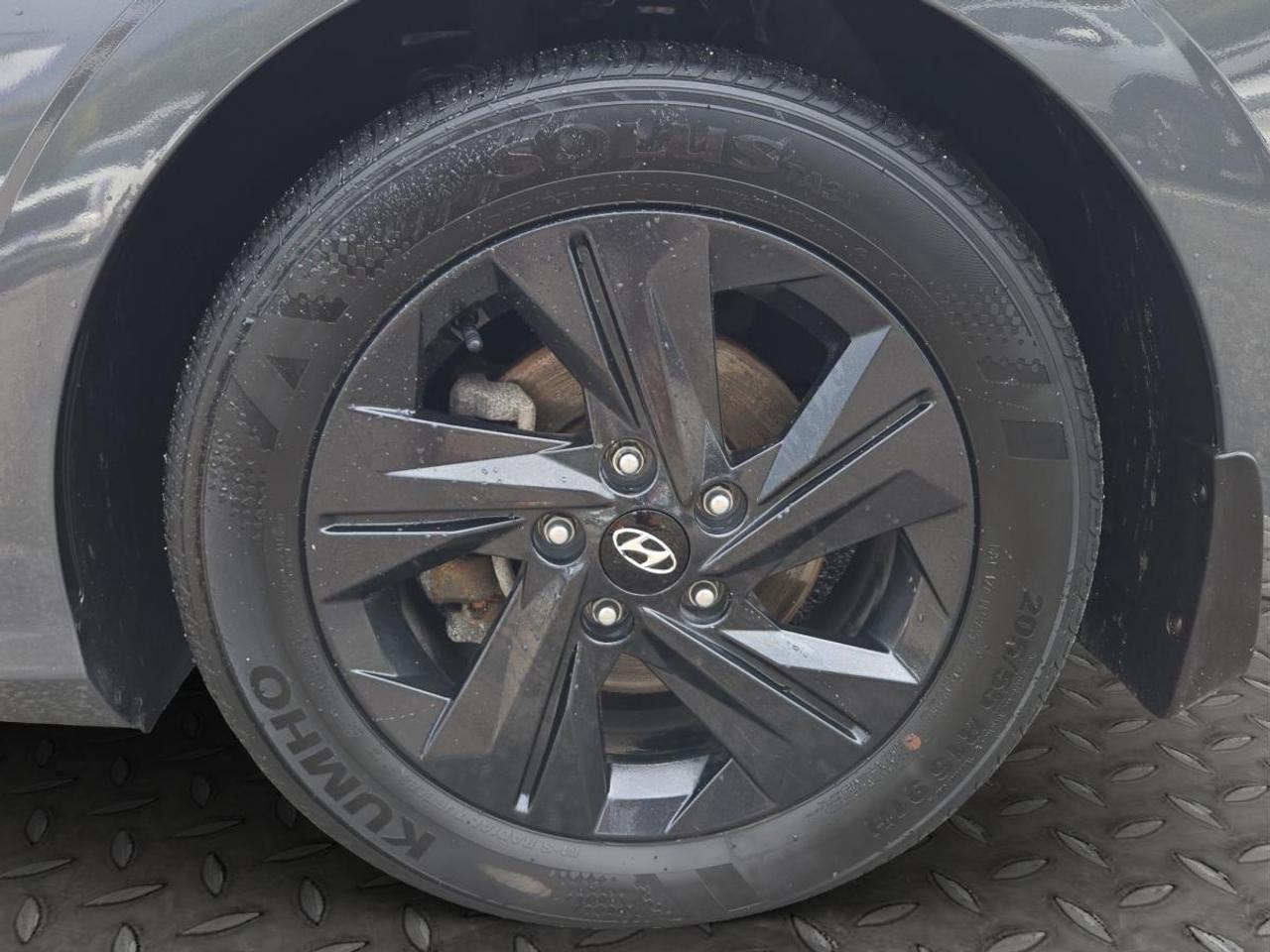 2025 Hyundai Elantra Preferred Photo
