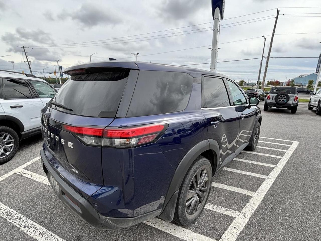 2022 Nissan Pathfinder S Photo
