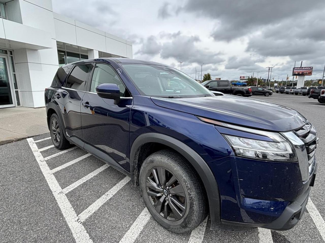 2022 Nissan Pathfinder S Photo