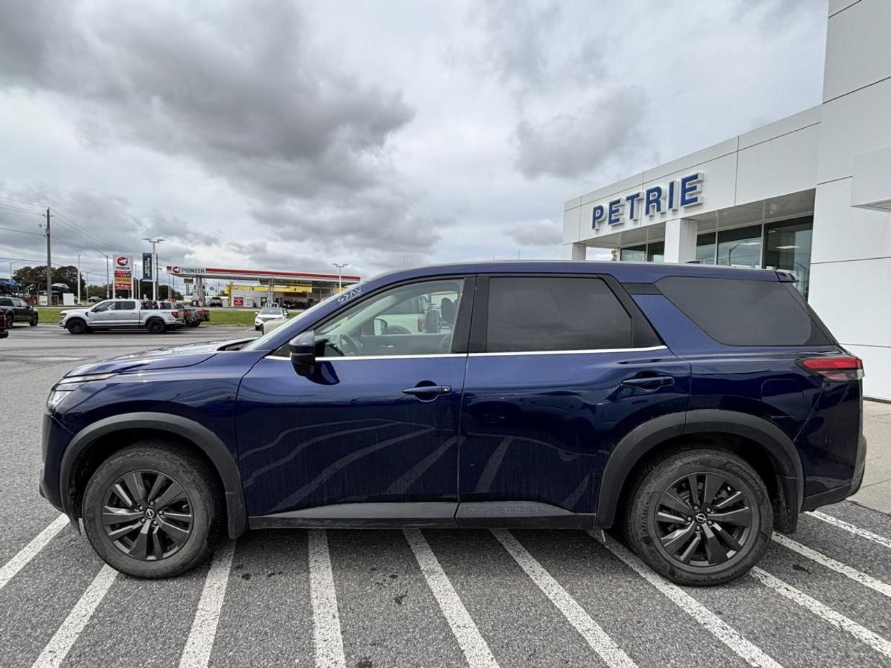 2022 Nissan Pathfinder S Photo