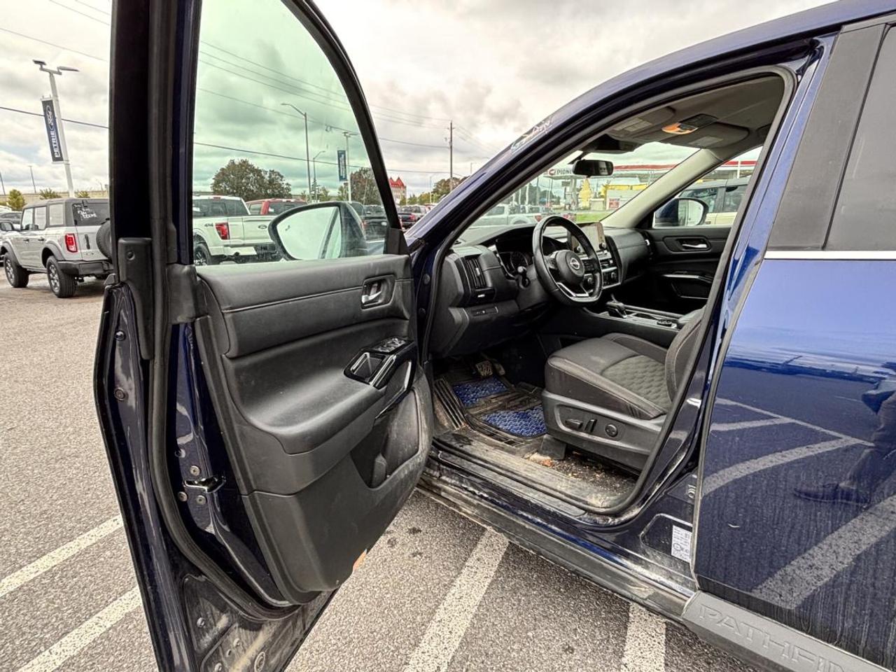 2022 Nissan Pathfinder S Photo