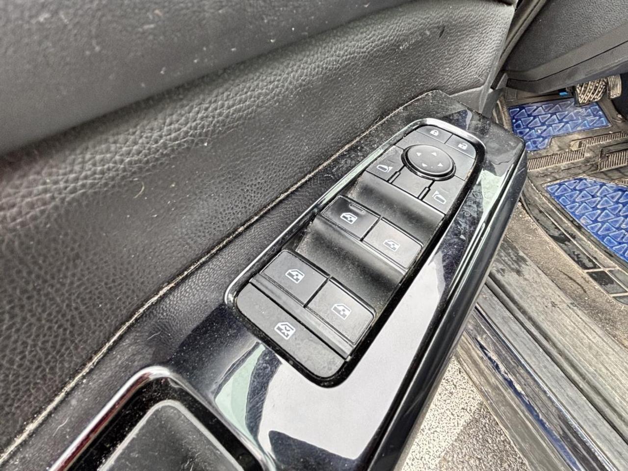 2022 Nissan Pathfinder S Photo