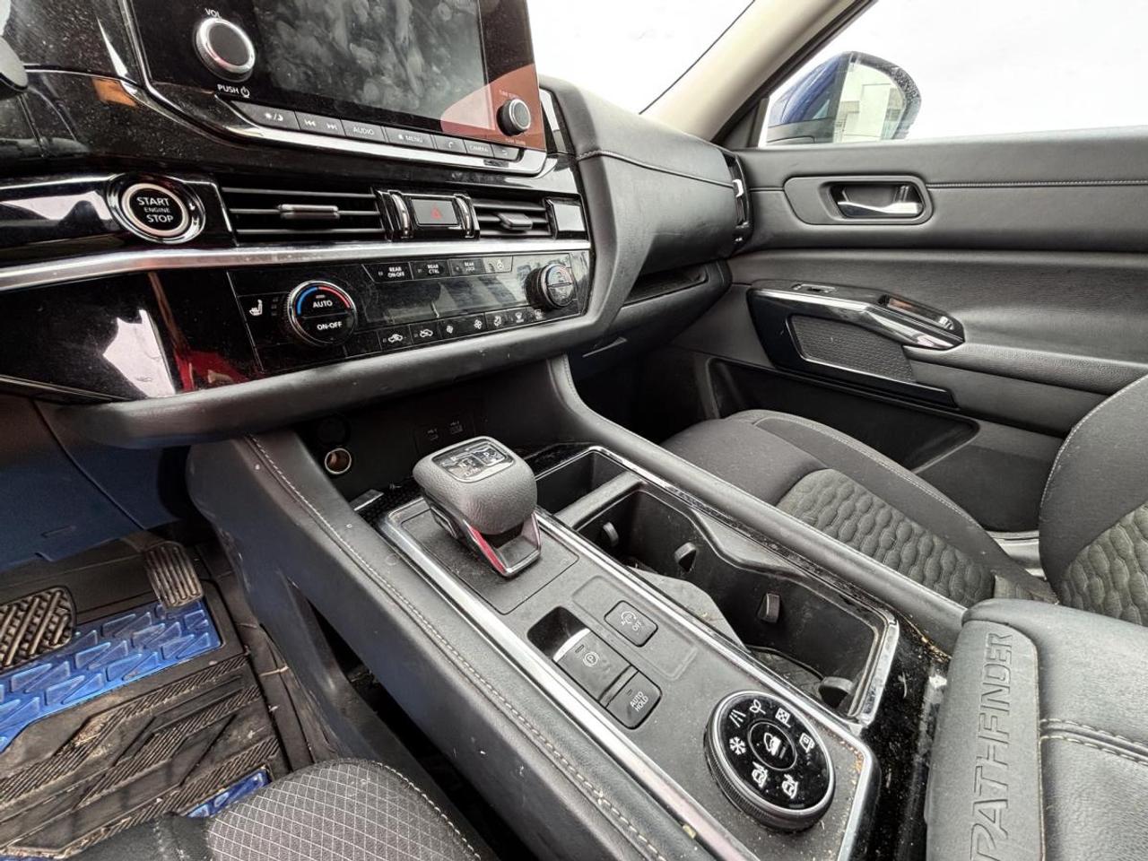 2022 Nissan Pathfinder S Photo