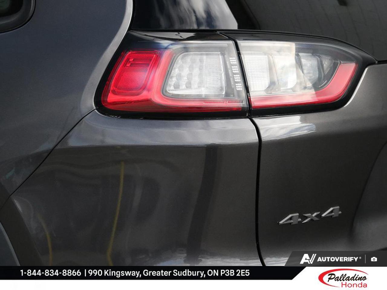 2021 Jeep Cherokee Trailhawk Photo