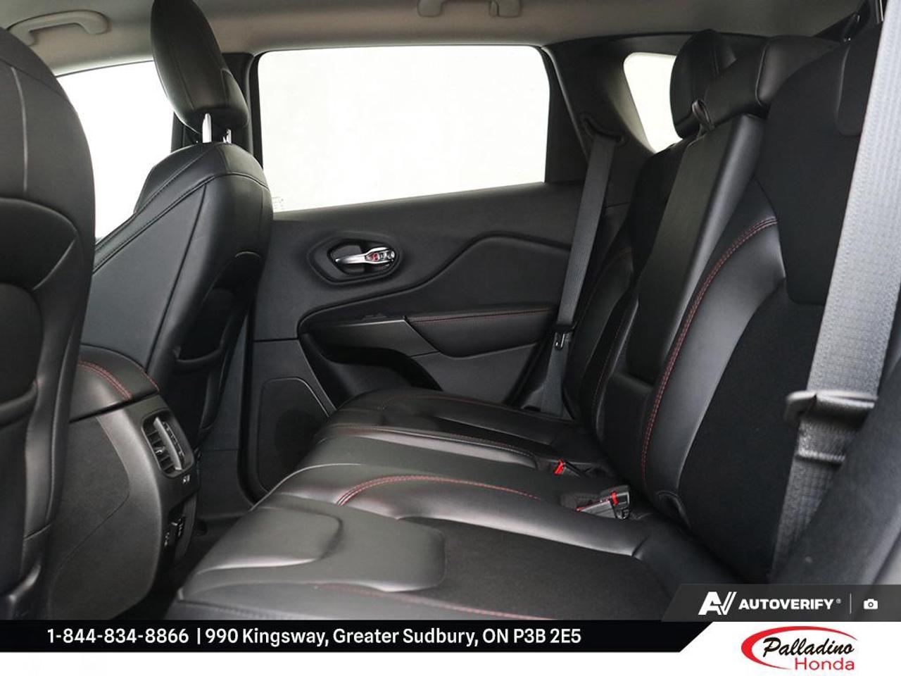 2021 Jeep Cherokee Trailhawk Photo