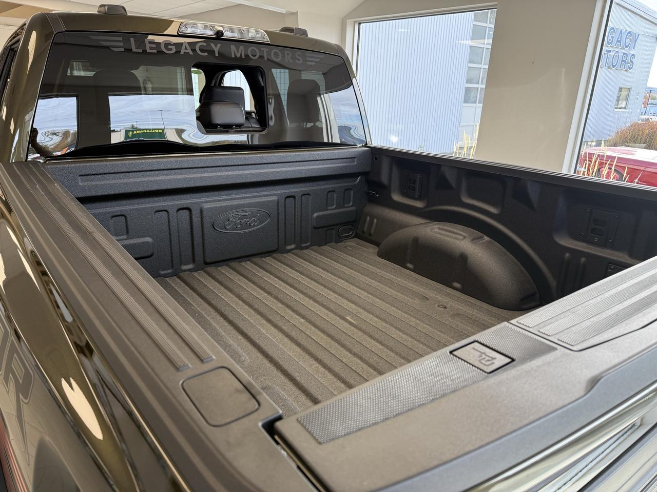 2026 Ford F-150 Raptor 4WD SuperCrew 5.5' Box Photo4