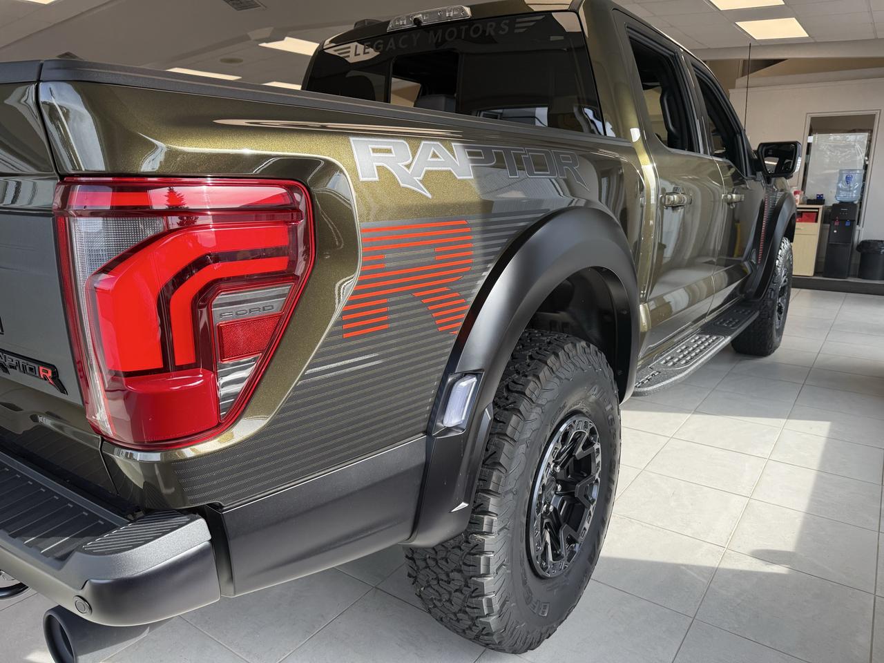 2026 Ford F-150 Raptor 4WD SuperCrew 5.5' Box Photo2