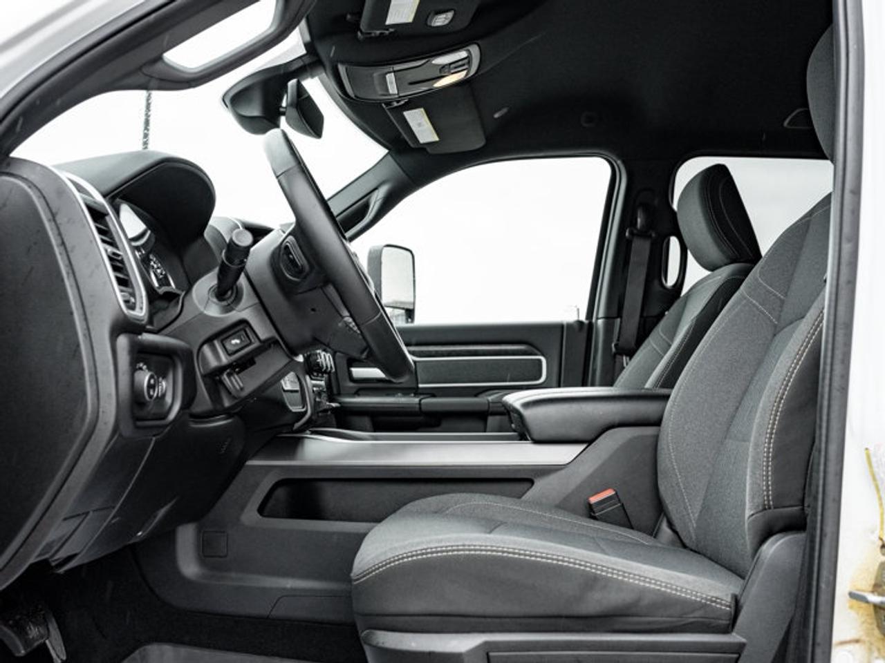 2021 RAM 3500 Big Horn Photo