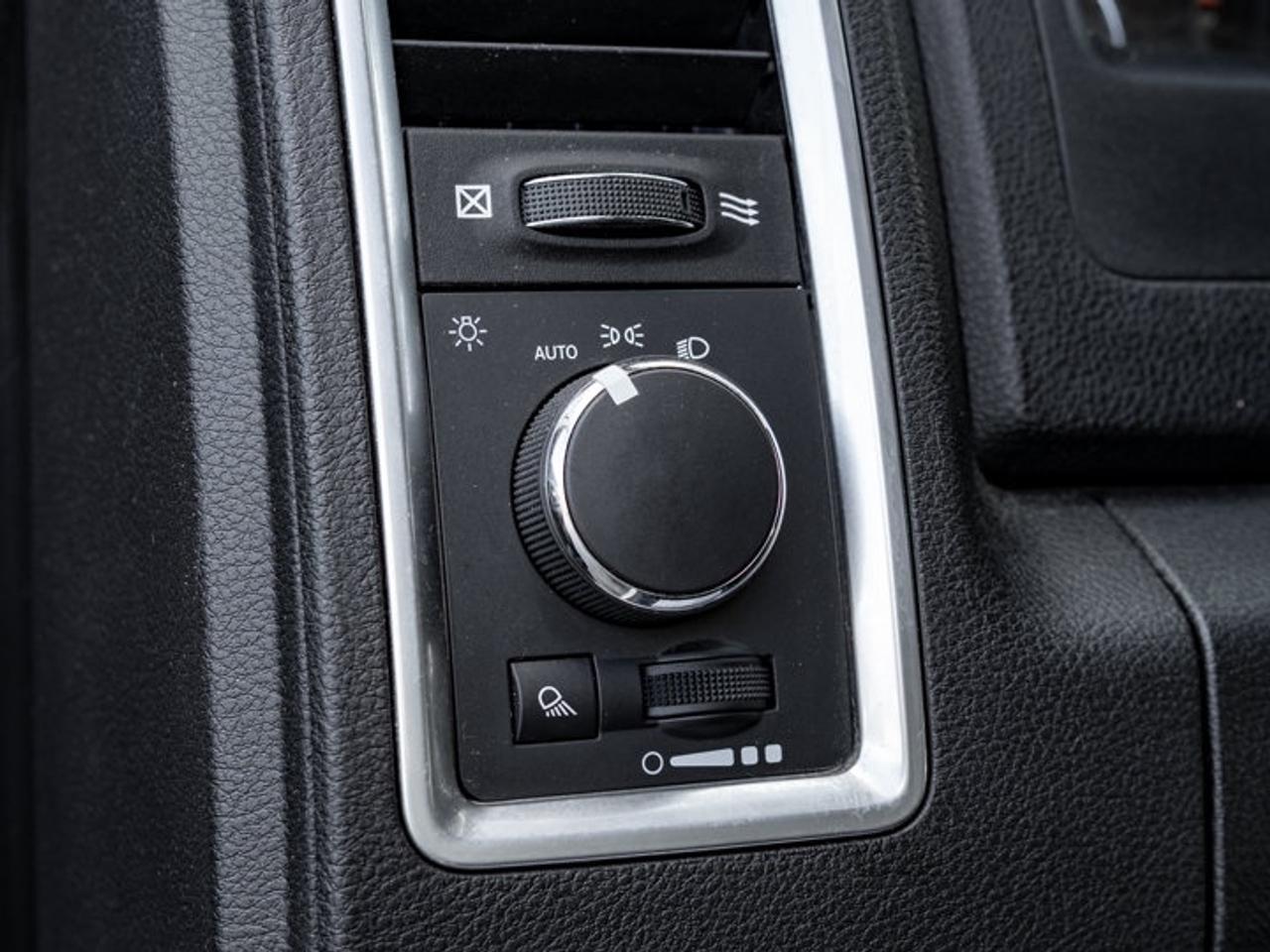 2022 RAM 1500 Classic WARLOCK Photo
