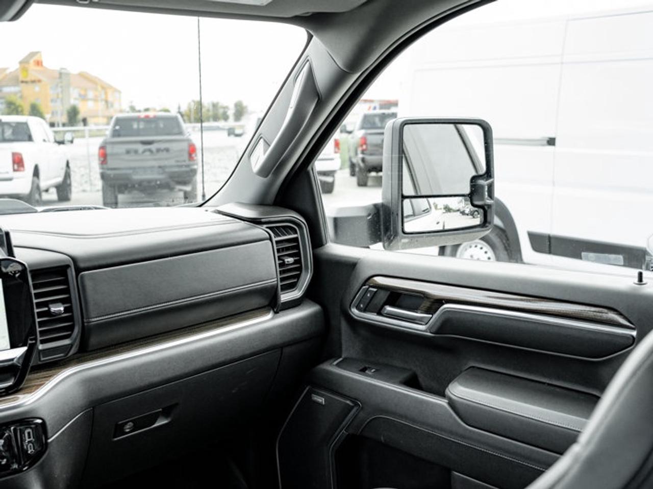 2024 Chevrolet Silverado 1500 LT Trail Boss Photo