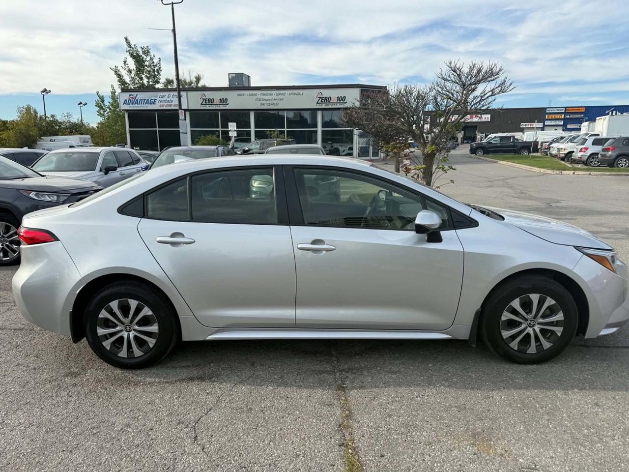 2024 Toyota Corolla Hybrid LE Photo