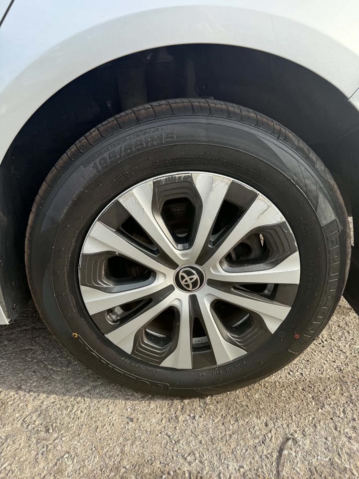 2024 Toyota Corolla Hybrid LE Photo