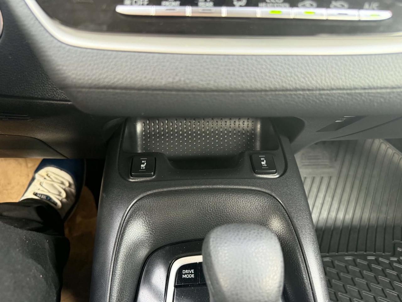 2024 Toyota Corolla Hybrid LE Photo