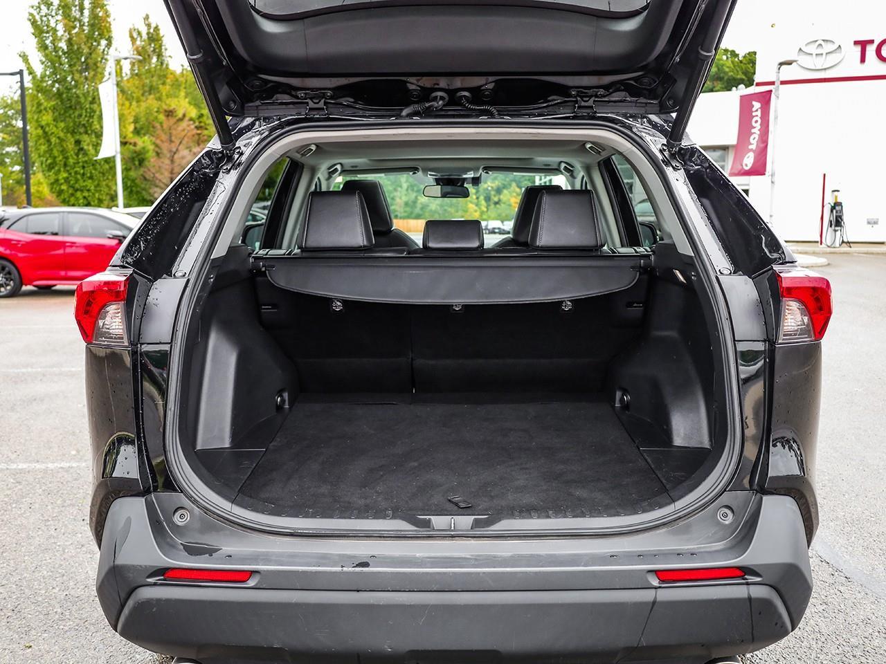 2023 Toyota RAV4 Hybrid XLE HEATED STEERING WHEEL-LEATHER SEATS-SUNROOF-HEATED SEATS- Photo