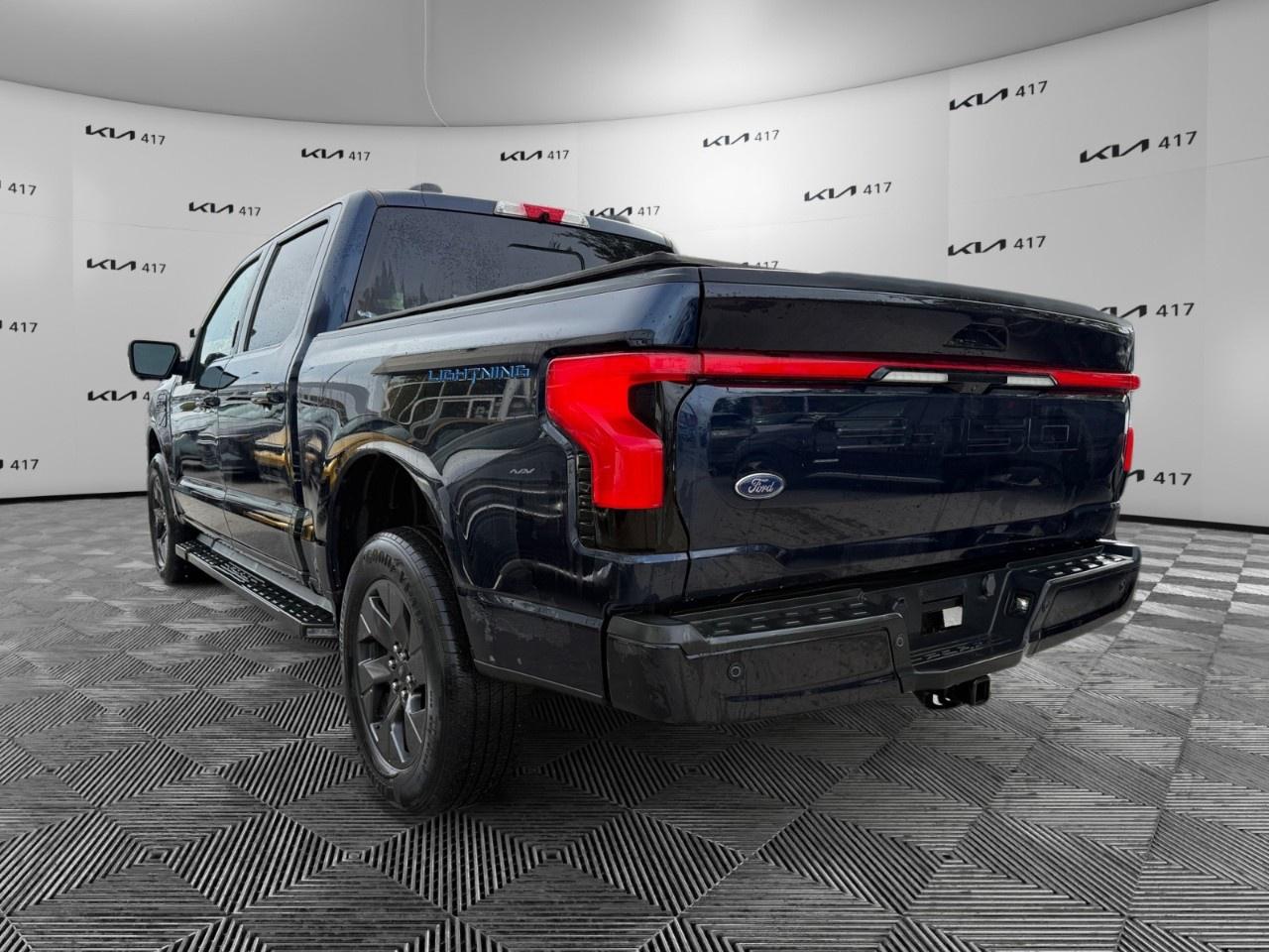 2023 Ford F-150 Lightning Lariat 4WD SuperCrew 5.5' Box Photo2