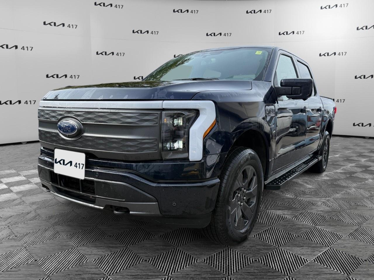 2023 Ford F-150 Lightning Lariat 4WD SuperCrew 5.5' Box Photo0