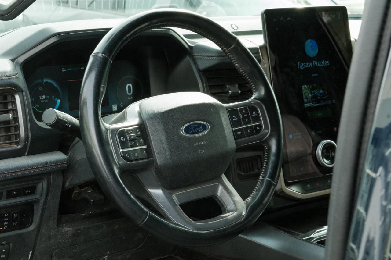 2023 Ford F-150 Lightning Lariat 4WD SuperCrew 5.5' Box Photo