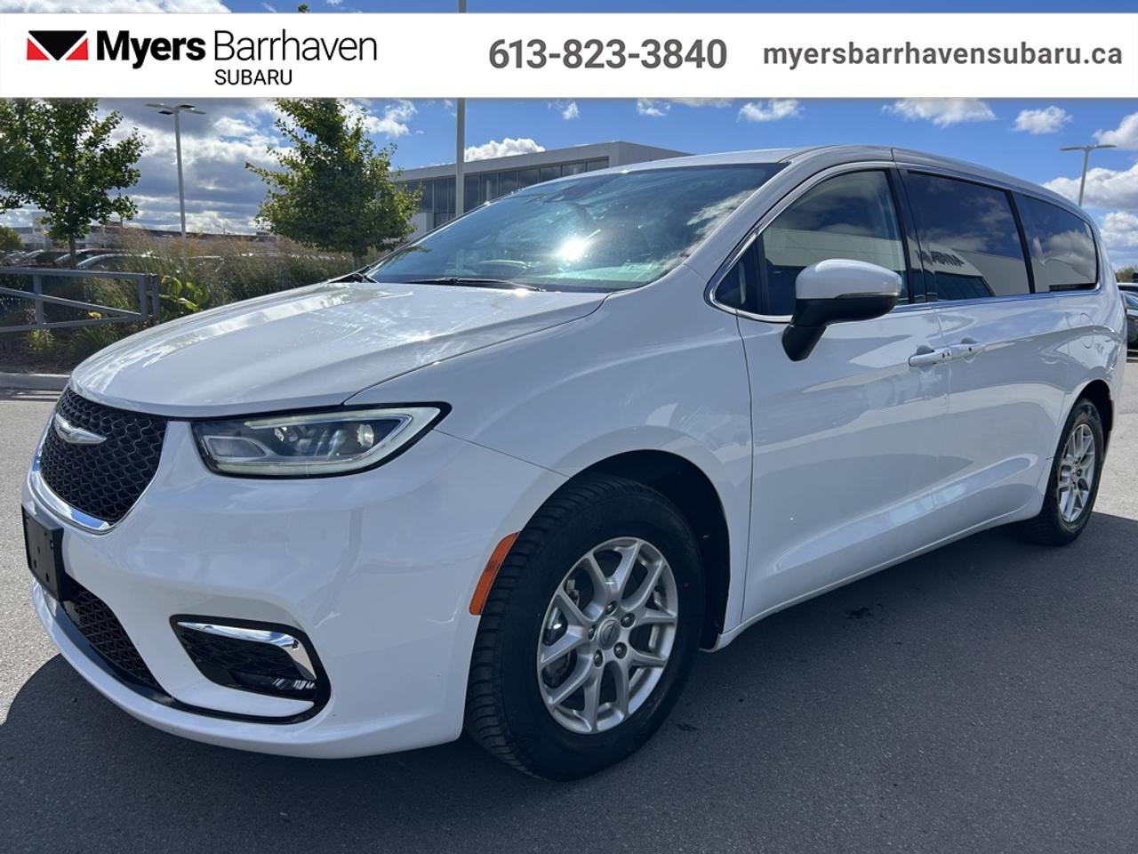 2023 Chrysler Pacifica Touring L  - Apple CarPlay Photo