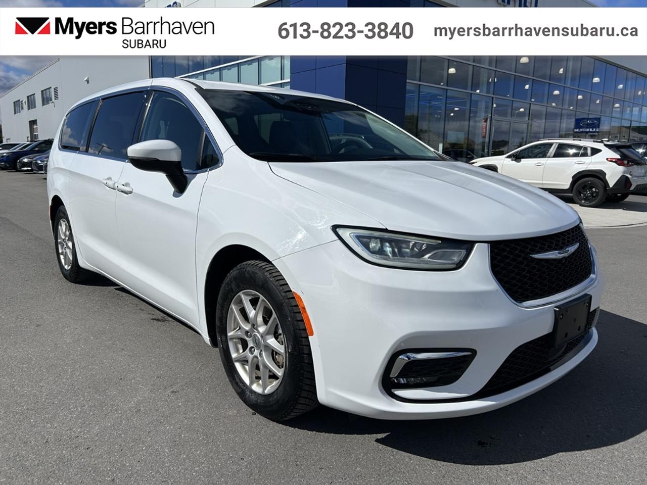 2023 Chrysler Pacifica Touring L  - Apple CarPlay Photo