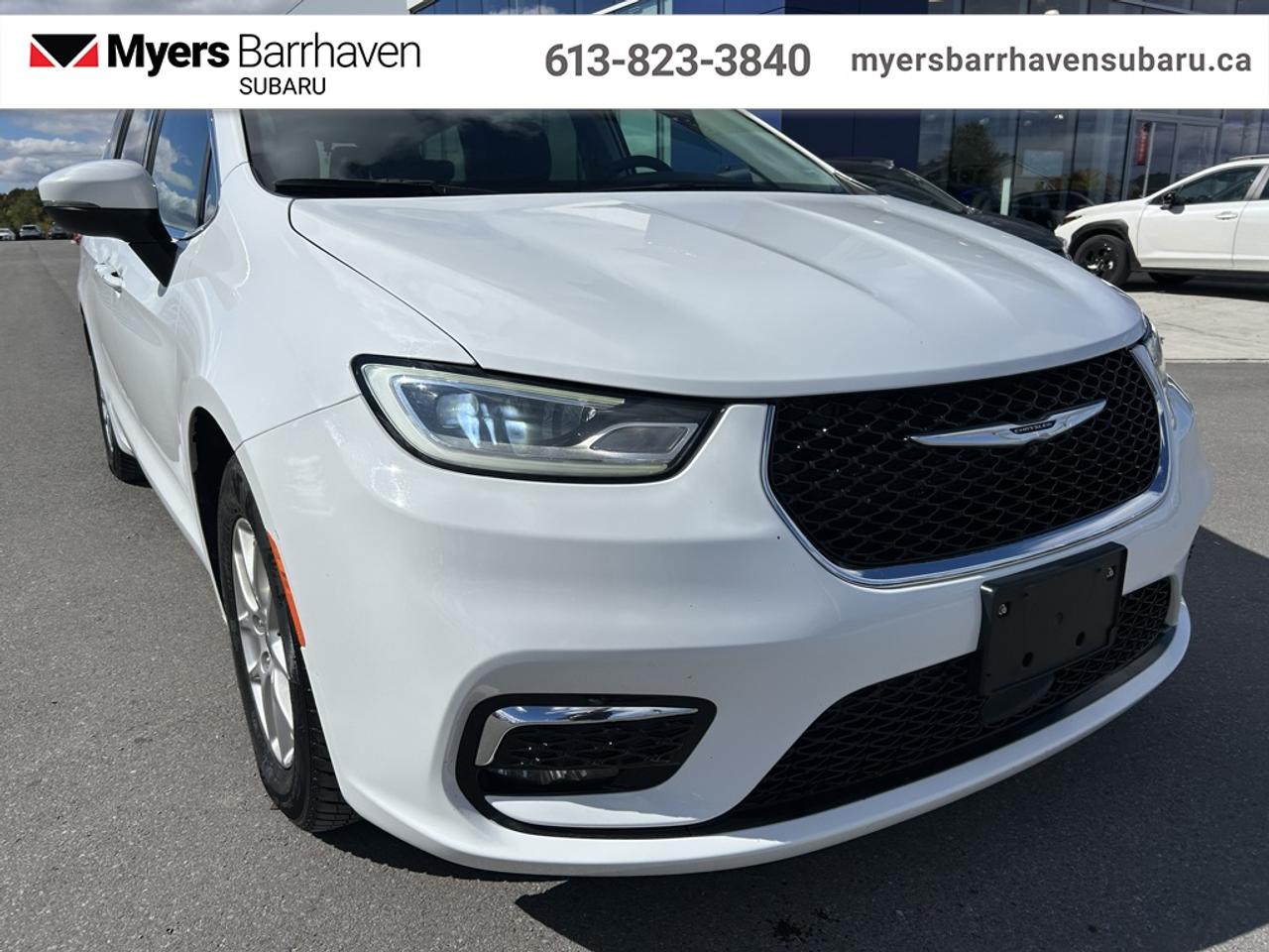 2023 Chrysler Pacifica Touring L  - Apple CarPlay Photo