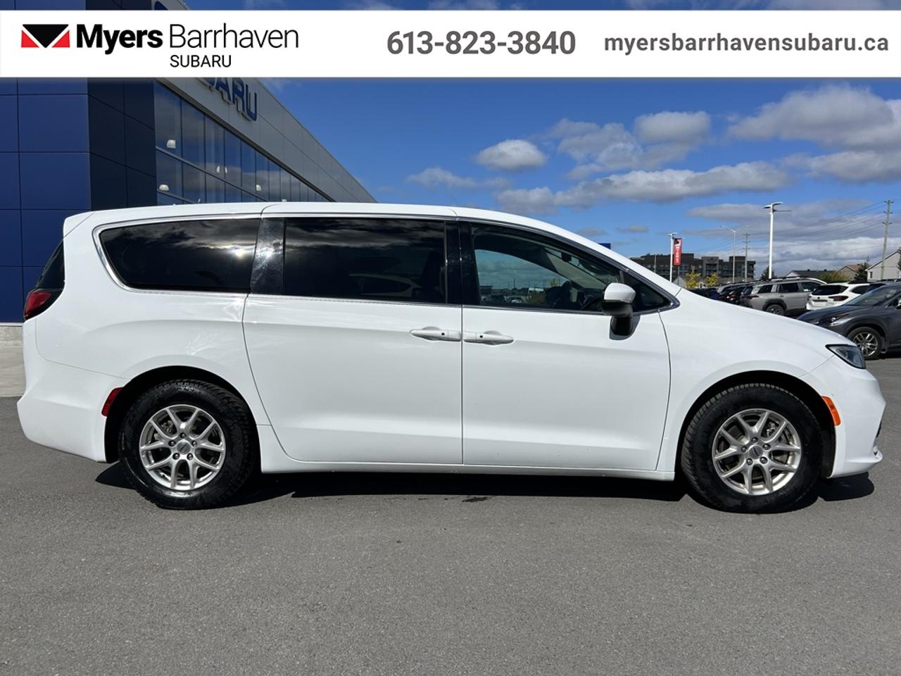 2023 Chrysler Pacifica Touring L  - Apple CarPlay Photo