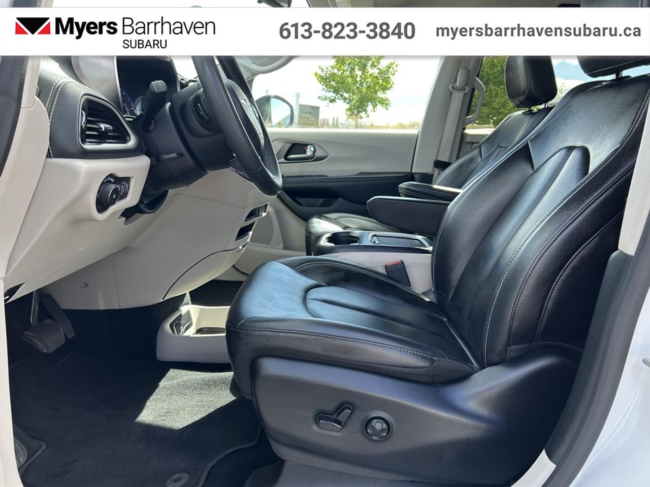2023 Chrysler Pacifica Touring L  - Apple CarPlay Photo