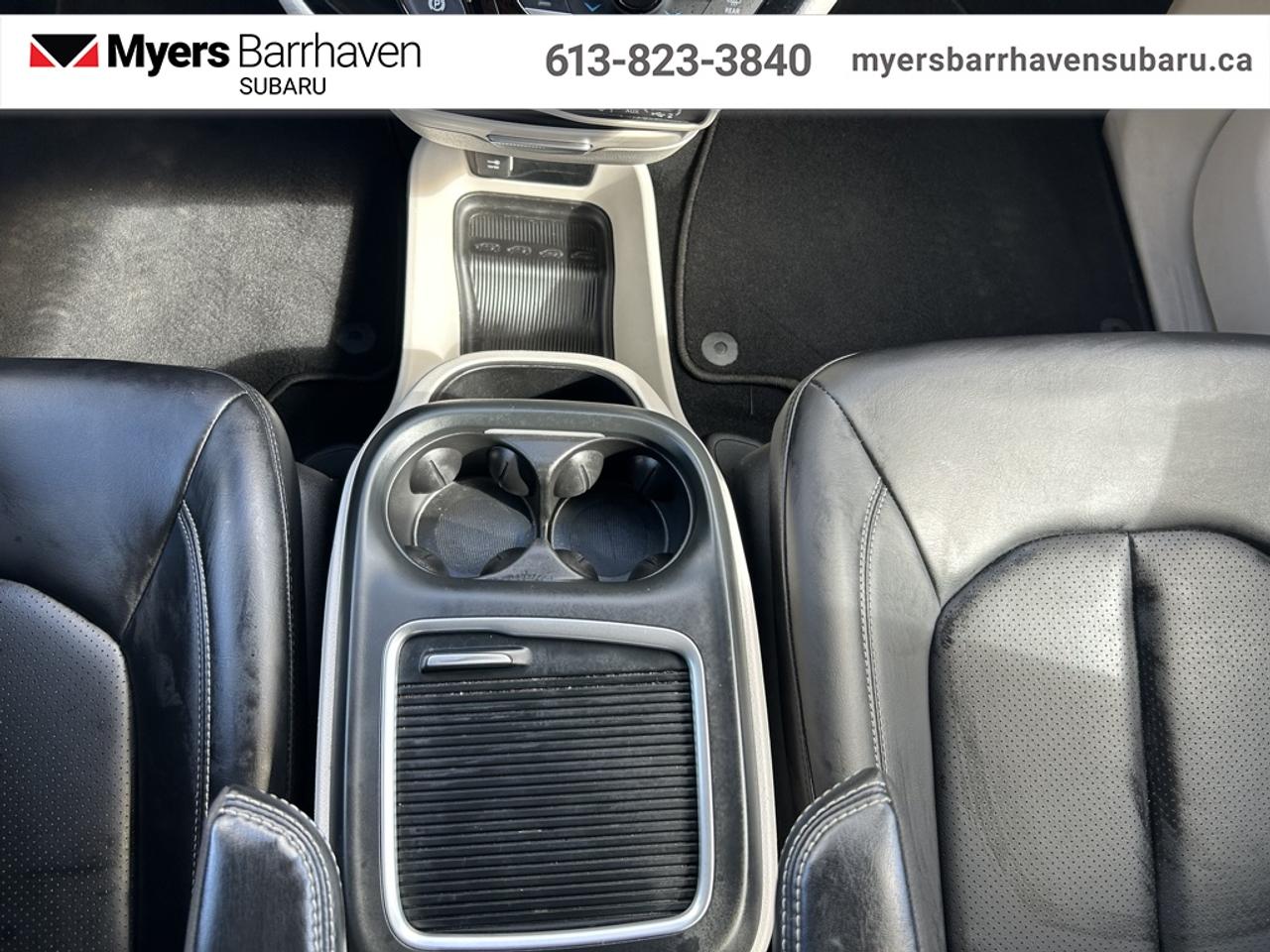 2023 Chrysler Pacifica Touring L  - Apple CarPlay Photo