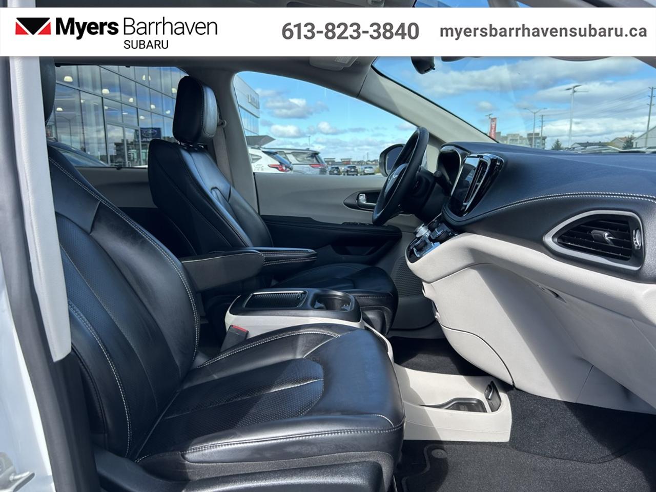 2023 Chrysler Pacifica Touring L  - Apple CarPlay Photo