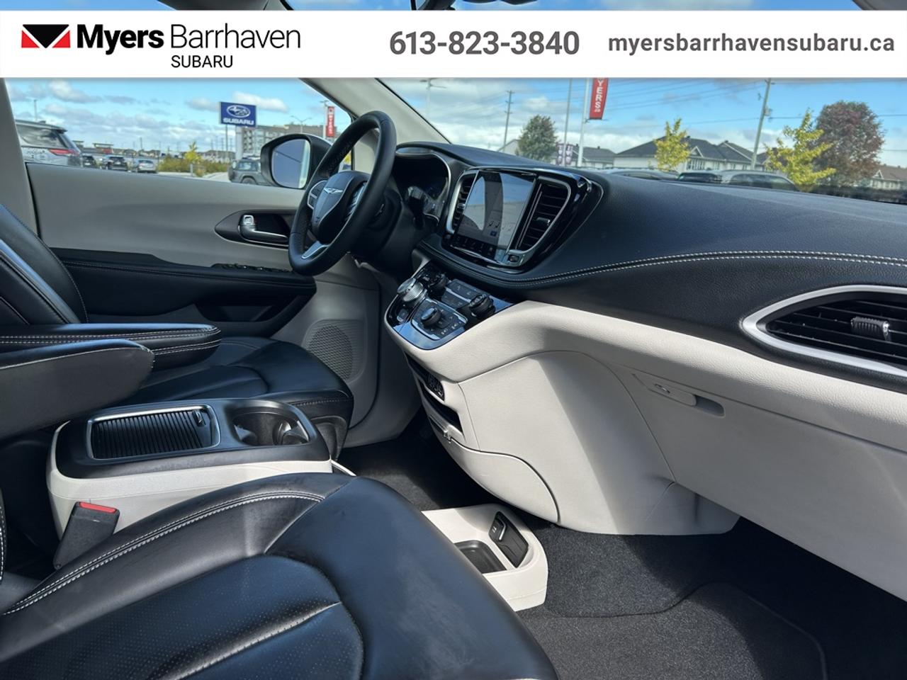 2023 Chrysler Pacifica Touring L  - Apple CarPlay Photo