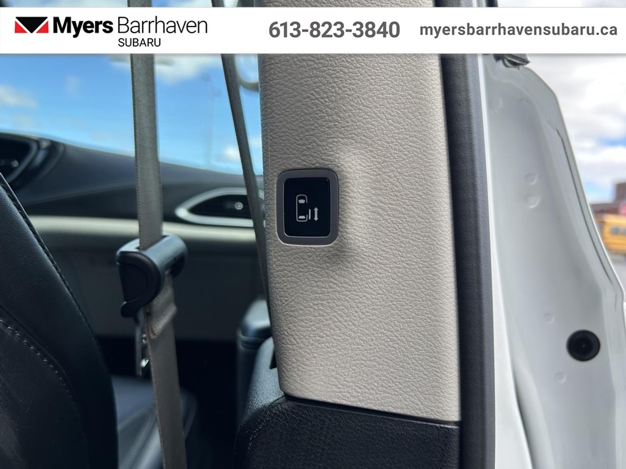 2023 Chrysler Pacifica Touring L  - Apple CarPlay Photo