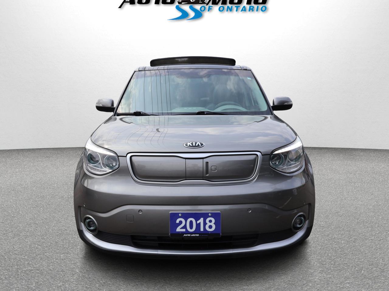 2018 Kia Soul EV LUXURY CERTIFIED *ACCIDENT FREE*KIA MAINTAIN* CAMERA NAV BLUETOOTH LEATHER HEATED SEATS SUNROOF CRUISE ALLOYS Photo5