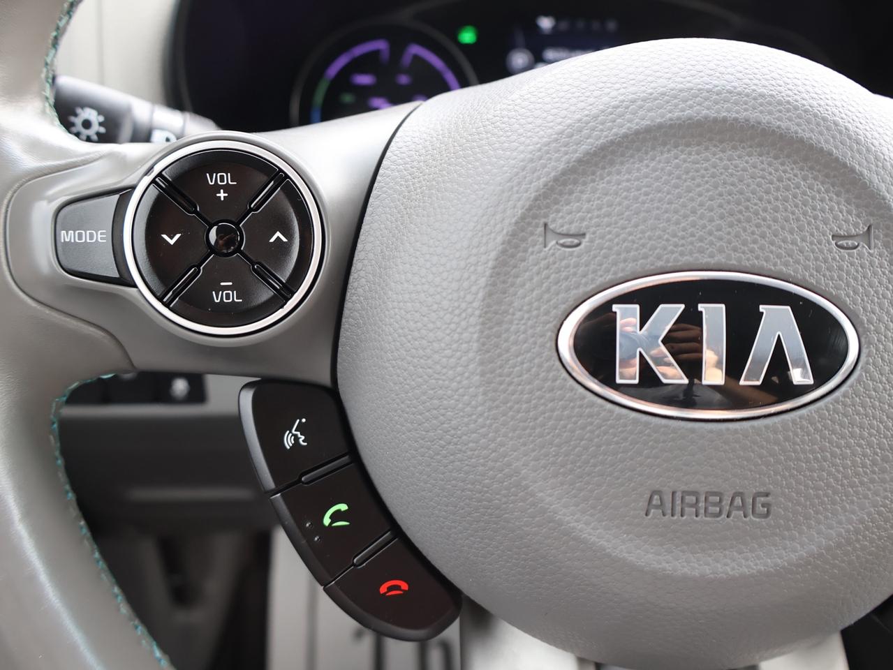 2018 Kia Soul EV LUXURY CERTIFIED *ACCIDENT FREE*KIA MAINTAIN* CAMERA NAV BLUETOOTH LEATHER HEATED SEATS SUNROOF CRUISE ALLOYS Photo