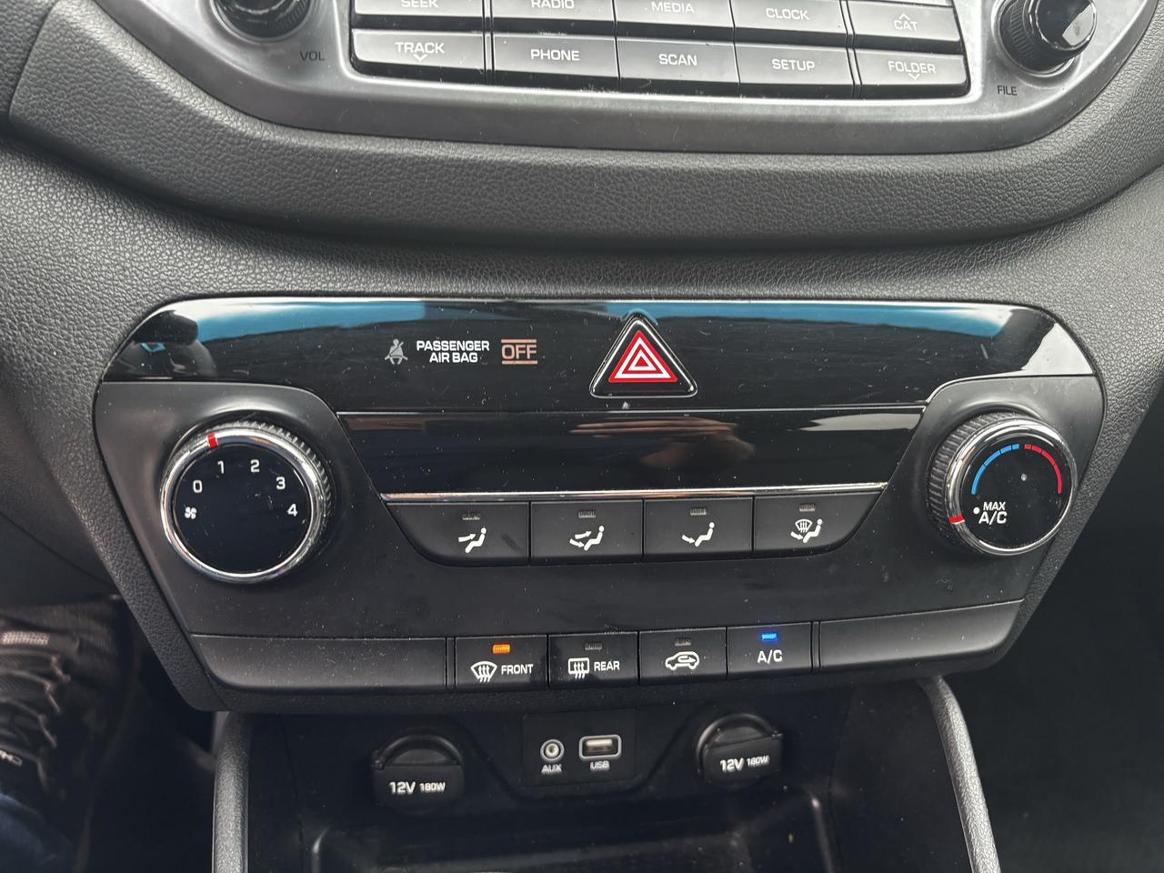 2017 Hyundai Tucson SE, All Wheel Drive, Back-Up-Camera Photo