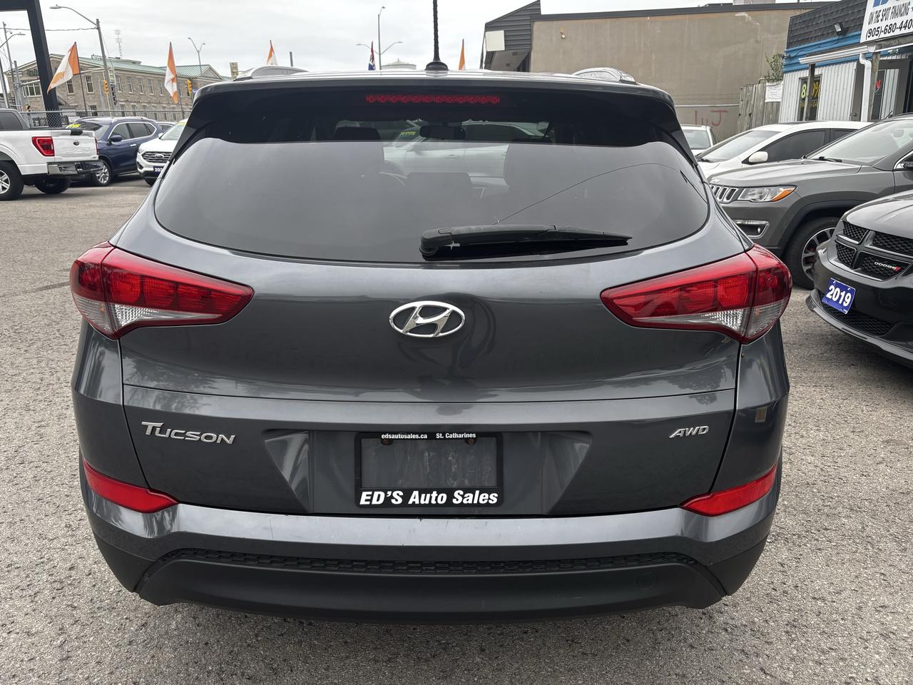 2017 Hyundai Tucson SE, All Wheel Drive, Back-Up-Camera Photo