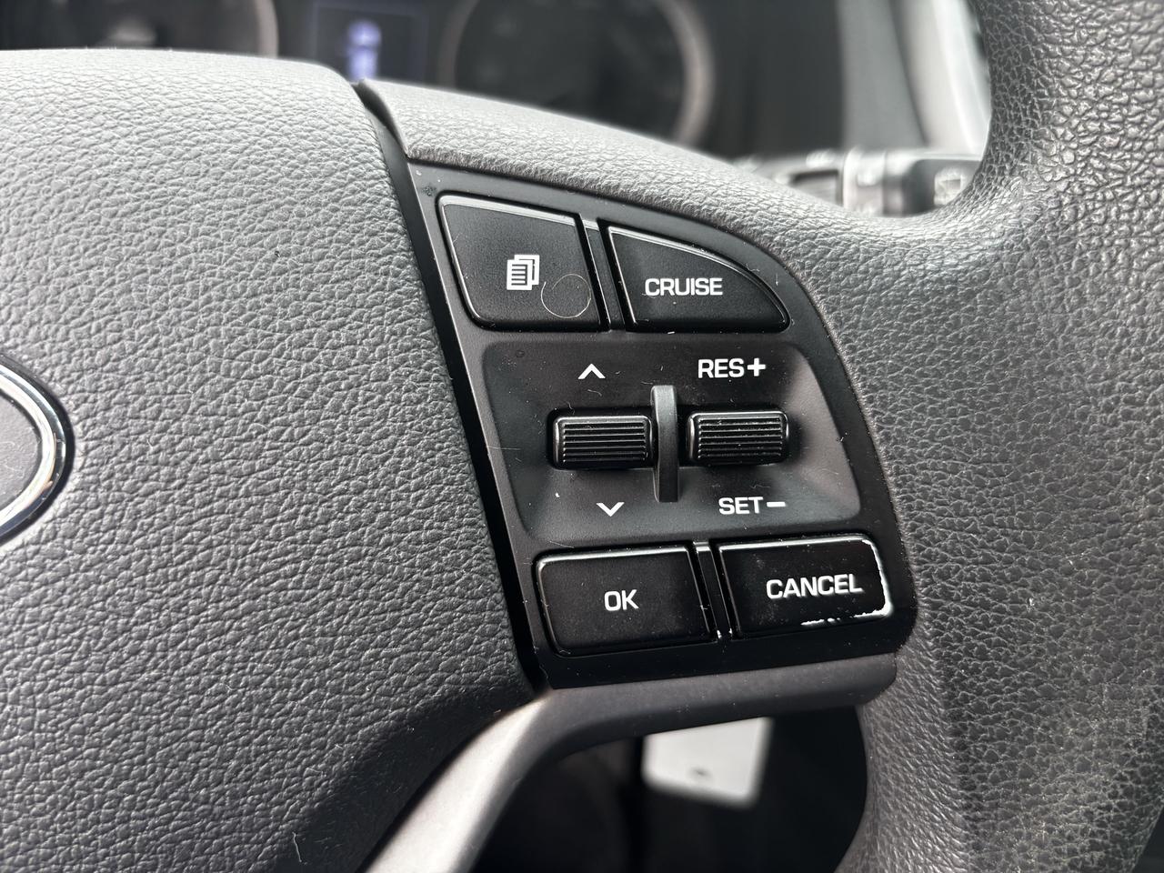 2017 Hyundai Tucson SE, All Wheel Drive, Back-Up-Camera Photo