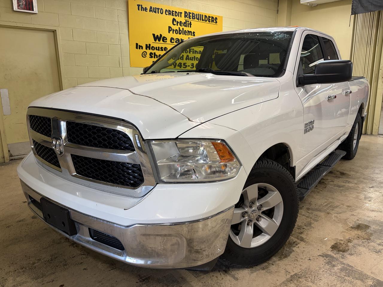 2016 RAM 1500 SLT Photo1