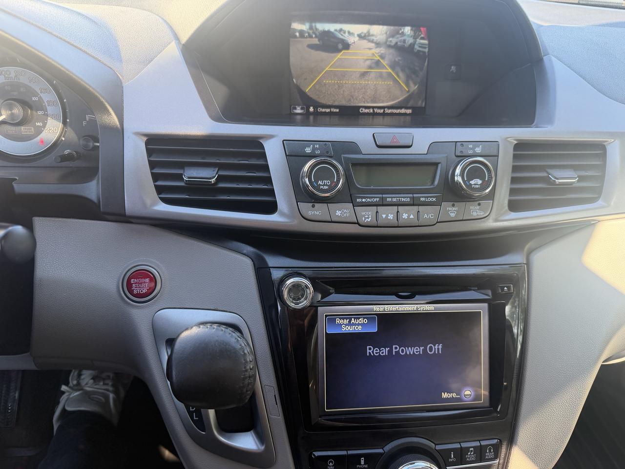 2015 Honda Odyssey Touring w/RES & Navi Photo