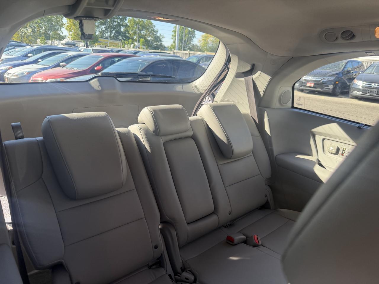 2015 Honda Odyssey Touring w/RES & Navi Photo